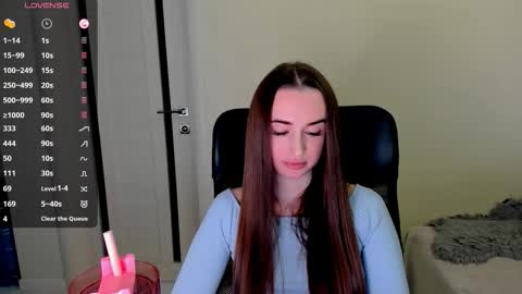 Snapshot of nikoll_s chatting on 10-16-25, 03:51 online show from 10-16-25, 03:51