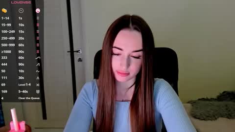 Snapshot of nikoll_s chatting on 10-19-25, 03:07 online show from 10-19-25, 03:07