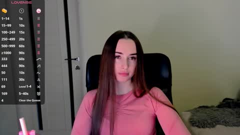 Snapshot of nikoll_s chatting on 10-27-25, 06:17 online show from 10-27-25, 06:17