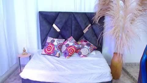 Snapshot of nikoo_18 chatting on 02-10-26, 01:37 Niko online show from 02-10-26, 01:37