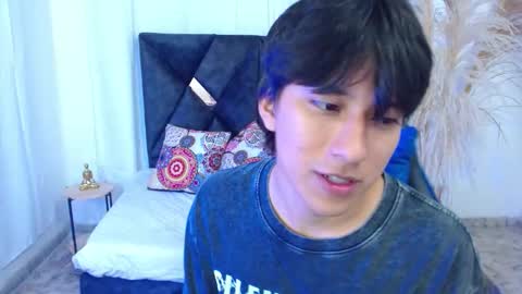 Snapshot of nikoo_18 chatting on 02-11-26, 01:38 Niko online show from 02-11-26, 01:38