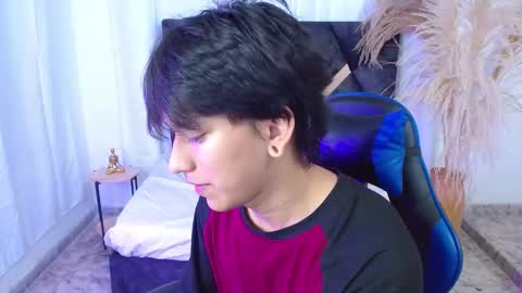 Snapshot of nikoo_18 chatting on 02-12-26, 01:50 Niko online show from 02-12-26, 01:50