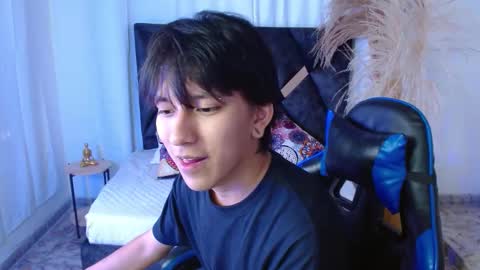 Snapshot of nikoo_18 chatting on 02-14-26, 02:58 Niko online show from 02-14-26, 02:58