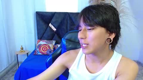 Snapshot of nikoo_18 chatting on 03-05-26, 02:13 Niko online show from 03-05-26, 02:13