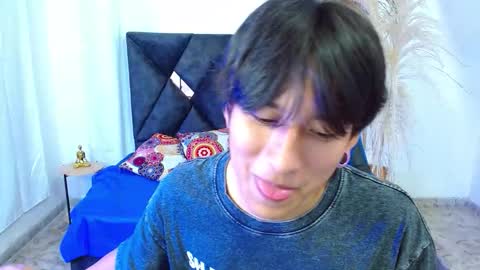 Snapshot of nikoo_18 chatting on 03-12-26, 02:12 Niko online show from 03-12-26, 02:12