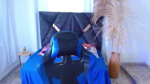 Snapshot of nikoo_18 chatting on 03-13-26, 02:12 Niko online show from 03-13-26, 02:12