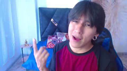 Snapshot of nikoo_18 chatting on 03-25-26, 02:34 Niko online show from 03-25-26, 02:34