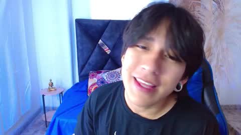 Snapshot of nikoo_18 chatting on 03-28-26, 02:05 Niko online show from 03-28-26, 02:05