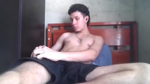 Snapshot of nikotwinktop chatting on 02-25-26, 06:39 Niko online show from 02-25-26, 06:39