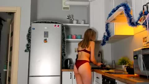 Snapshot of niky_jess chatting on 12-22-24, 07:52 Veronica online show from 12-22-24, 07:52