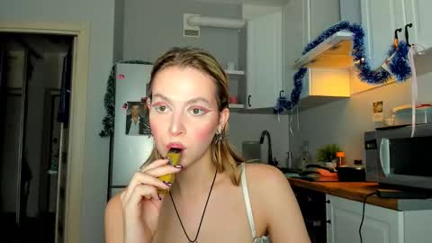 Snapshot of niky_jess chatting on 01-12-25, 10:12 Veronica online show from 01-12-25, 10:12