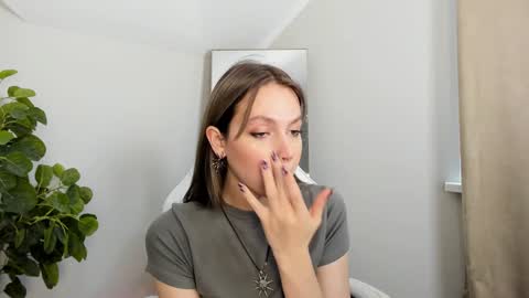 Snapshot of niky_jess chatting on 01-26-25, 12:11 Veronica online show from 01-26-25, 12:11