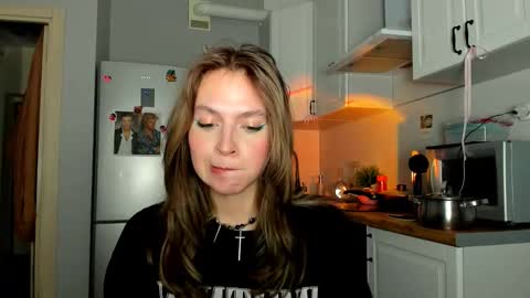 Snapshot of niky_jess chatting on 02-06-25, 09:06 Veronica online show from 02-06-25, 09:06