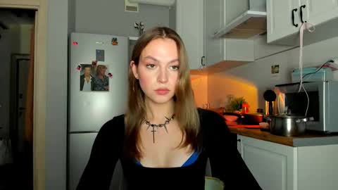 Snapshot of niky_jess chatting on 02-07-25, 04:14 Veronica online show from 02-07-25, 04:14