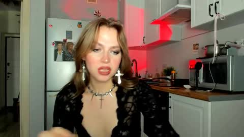 Snapshot of niky_jess chatting on 02-10-25, 11:46 Veronica online show from 02-10-25, 11:46