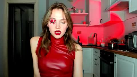 Snapshot of niky_jess chatting on 02-25-25, 07:58 Veronica online show from 02-25-25, 07:58