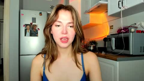 Snapshot of niky_jess chatting on 02-27-25, 07:55 Veronica online show from 02-27-25, 07:55