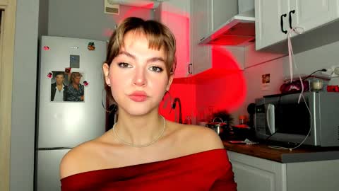 Snapshot of niky_jess chatting on 02-28-25, 10:41 Veronica online show from 02-28-25, 10:41