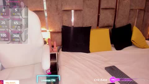 Snapshot of niky_love21 chatting on 10-25-25, 10:37 NIKY online show from 10-25-25, 10:37