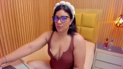 Snapshot of nikyrios chatting on 03-18-26, 12:19 online show from 03-18-26, 12:19