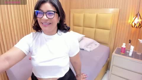 Snapshot of nikyrios chatting on 03-30-26, 12:17 online show from 03-30-26, 12:17