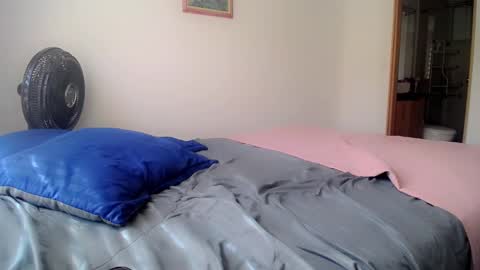 Snapshot of nila_kaia chatting on 02-09-25, 07:52 nila online show from 02-09-25, 07:52