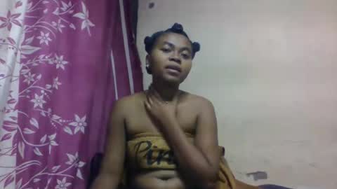 Snapshot of nilahmarie chatting on 09-15-25, 06:46 nilah online show from 09-15-25, 06:46