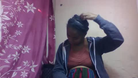 Snapshot of nilahmarie chatting on 09-20-25, 12:39 nilah online show from 09-20-25, 12:39