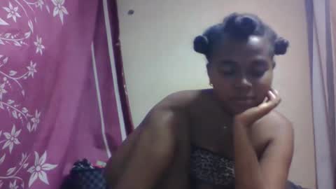 Snapshot of nilahmarie chatting on 09-30-25, 10:37 nilah online show from 09-30-25, 10:37