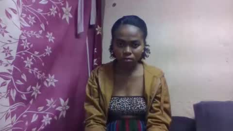 Snapshot of nilahmarie chatting on 10-12-25, 07:18 nilah online show from 10-12-25, 07:18