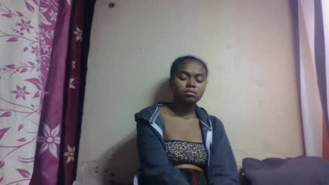 Snapshot of nilahmarie chatting on 10-16-25, 07:37 nilah online show from 10-16-25, 07:37