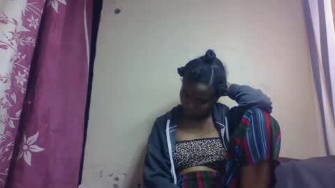 Snapshot of nilahmarie chatting on 10-18-25, 02:25 nilah online show from 10-18-25, 02:25