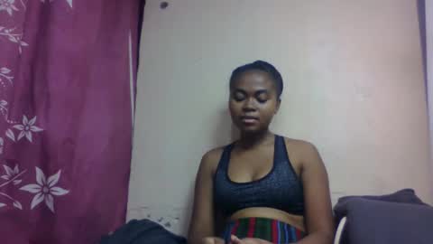 Snapshot of nilahmarie chatting on 10-19-25, 07:14 nilah online show from 10-19-25, 07:14