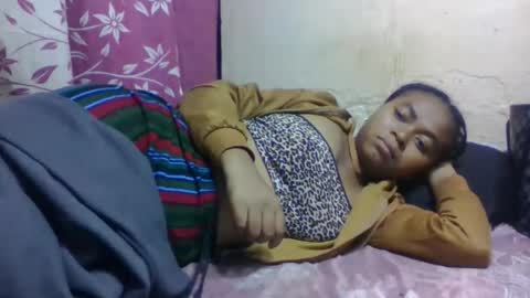 Snapshot of nilahmarie chatting on 10-28-25, 06:54 nilah online show from 10-28-25, 06:54