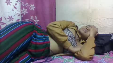 Snapshot of nilahmarie chatting on 10-31-25, 07:04 nilah online show from 10-31-25, 07:04