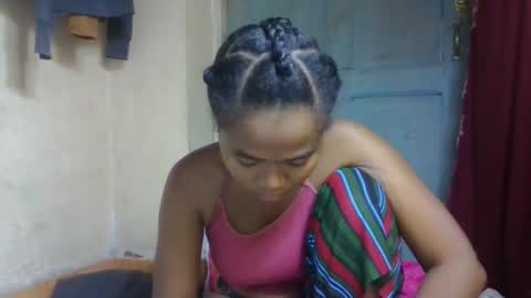 nilah online show from 04-30-26, 07:04