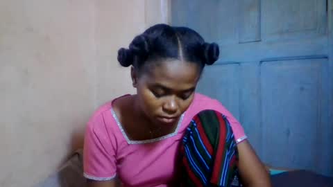 nilah online show from 06-17-26, 06:49