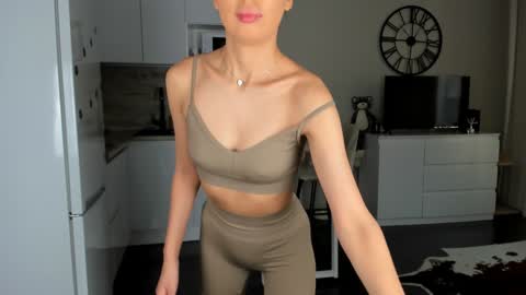 Bella online show from 01-21-25, 08:08