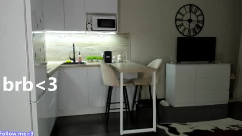 Bella online show from 02-22-25, 02:41