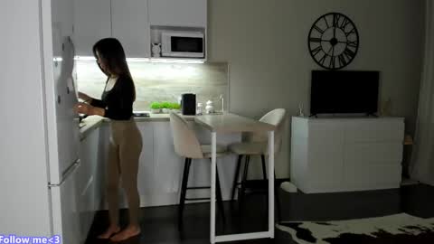 Bella online show from 02-22-25, 09:26