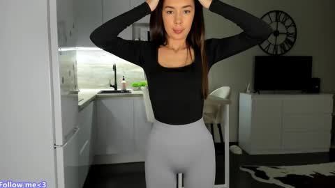 Bella online show from 02-26-25, 06:11