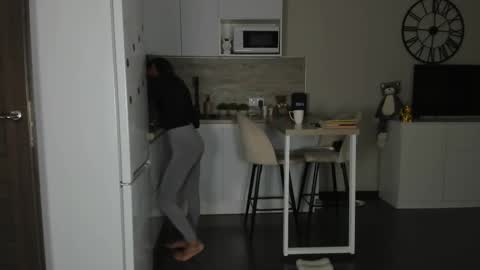 Bella online show from 09-10-25, 07:25