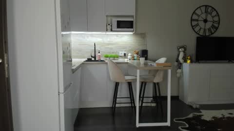 Bella online show from 10-08-25, 11:02