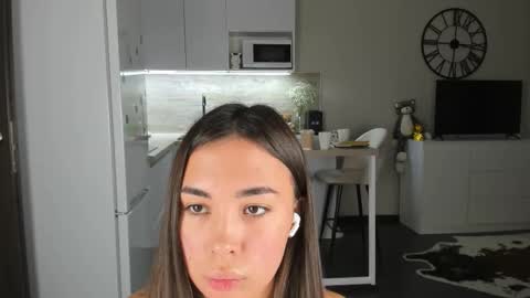 Bella online show from 10-28-25, 07:16