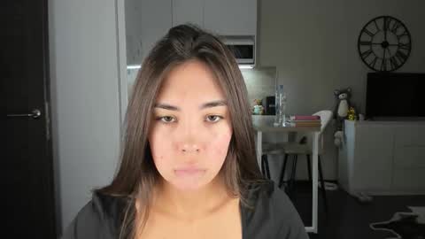 Bella online show from 11-19-25, 04:01