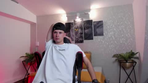 Nils online show from 09-21-25, 04:25