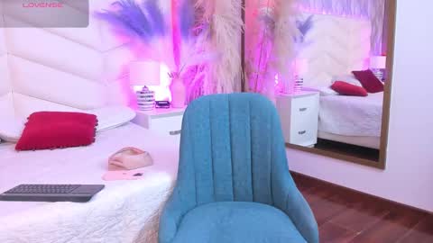 nina__ford online show from 03-25-26, 12:22