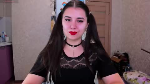 Nina online show from 09-19-25, 04:18