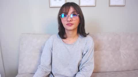 Snapshot of nina_cutes_ chatting on 10-22-25, 04:13 Nina online show from 10-22-25, 04:13
