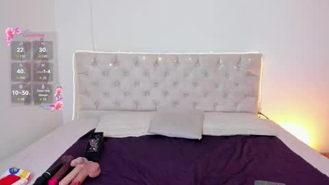 Nina Fox  online show from 12-20-25, 01:29